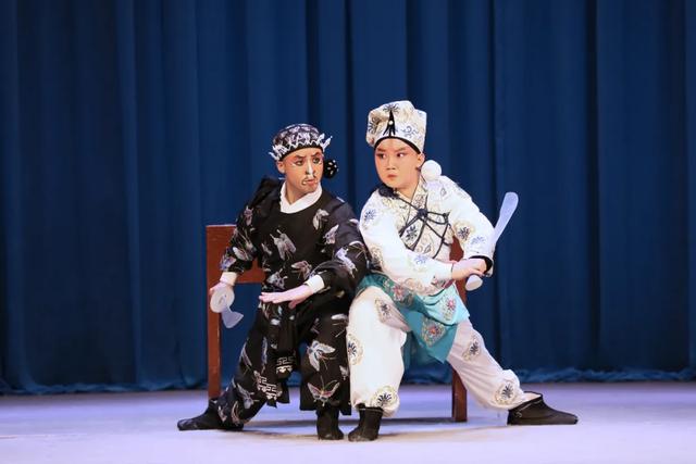 京剧《三岔口》