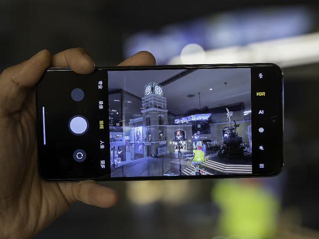 用了四年iPhone XS，如今换成2000元的安卓手机，没想到差距这么大