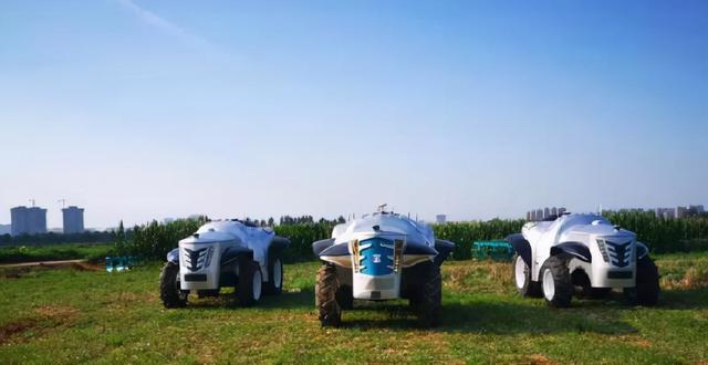 拖拉机也能无人驾驶？中国5G智能拖拉机已问世，农民这下有福了