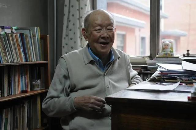 112岁“汉语拼音之父”周有光养生秘诀：6个“习惯”，福寿双全
