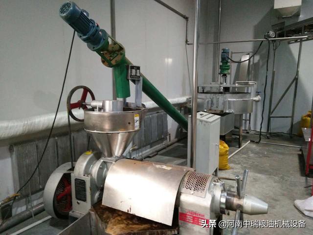 关于自动下料白土过滤机的信息