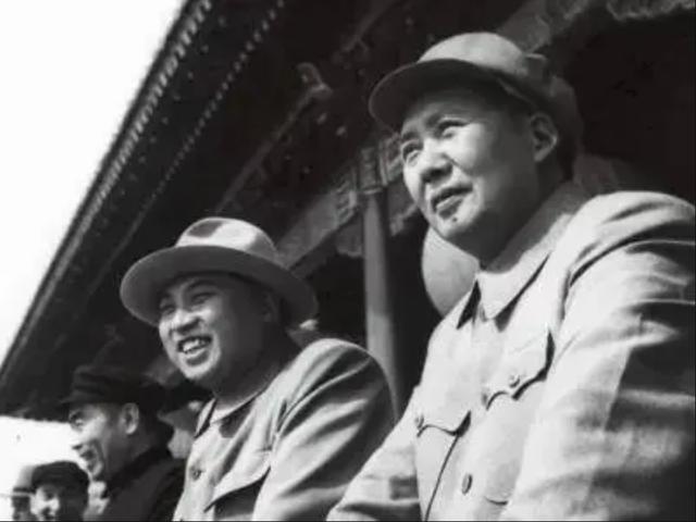 周恩来给毛主席写最后书信后，给张玉凤附条：千万不要在疲倦时念