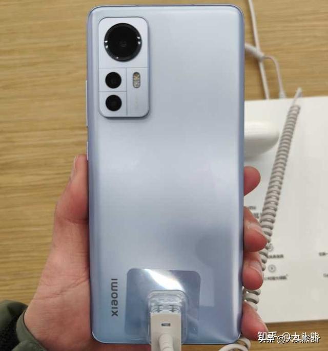 OPPO Find X5，还是小米12？详细分析比较