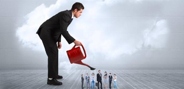 已婚男领导喜欢你又避嫌的表现，已婚男领导喜欢你又避嫌的表现是什么