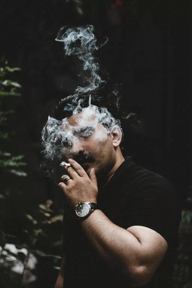 男人离不开烟和酒？