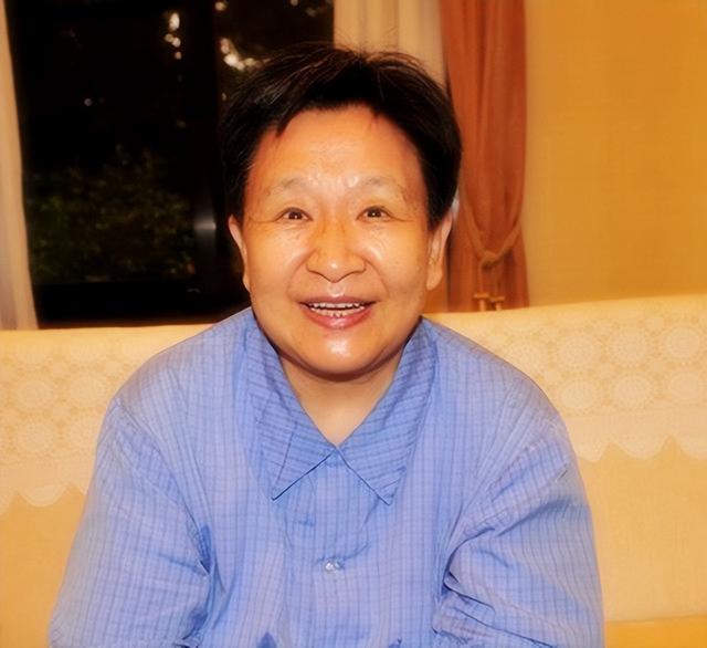 毛家人谁长得最像毛主席？侄女毛小青回复：李讷