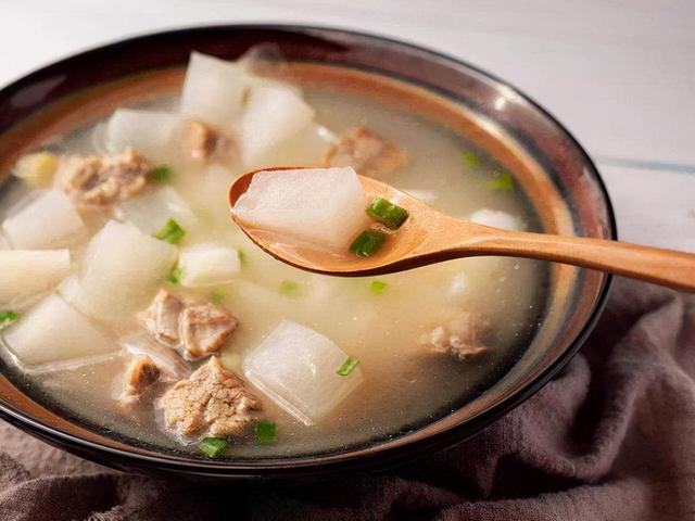 寒冬吃什么最养人？冬季食补多吃这“6宝”，滋阴润燥，开胃健脾