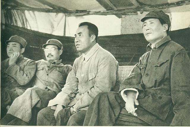 51年毛主席与周世钊见面，聊起抗美援朝，周：岸英去世怪彭老总吗