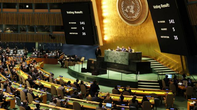 顶住22国压力，巴基斯坦在联合国投弃权票，巴总理：我们不是奴隶