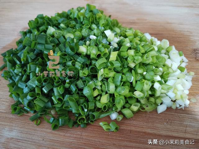 春天小葱是个宝，维C是苹果3倍，趁应季多吃几次，好处很多人不懂