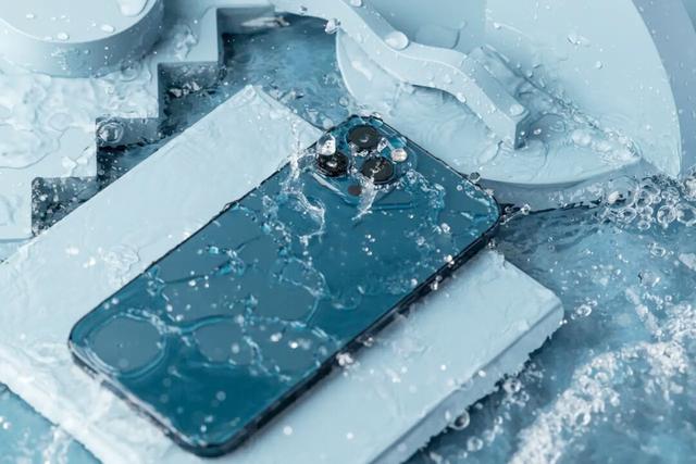 华为受困后苹果“趁虚而入”，国产品牌共同发力，强势反击