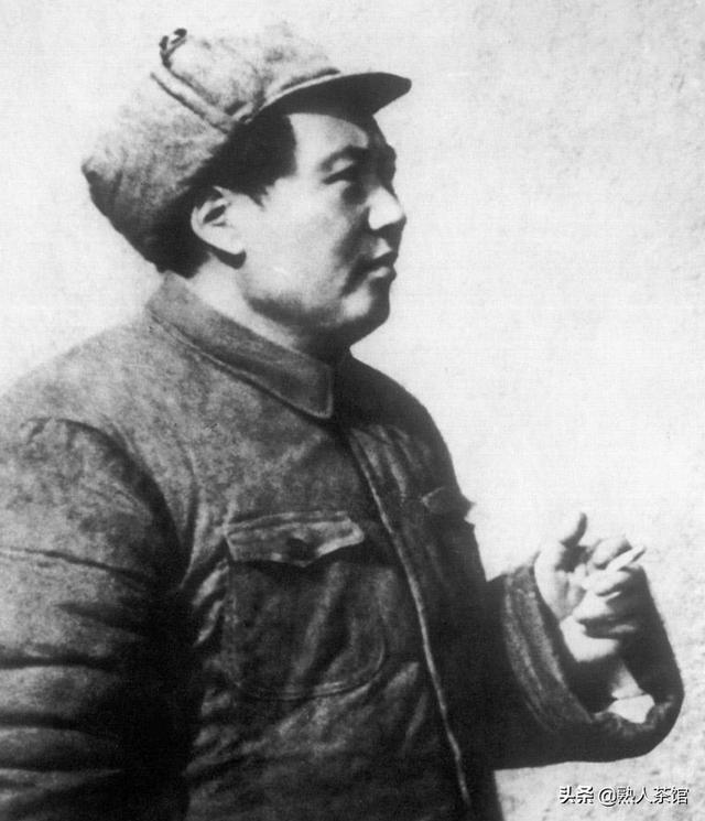 李敏婚礼现场，毛主席将两个孩子揽入怀中，毛远志：我忘不了那天