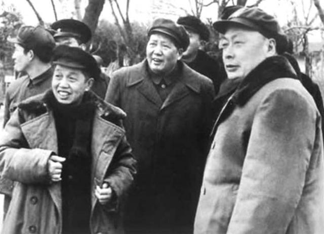 1972年陈毅逝世，毛主席现身追悼会，一举动让张茜泪奔：怎么敢当