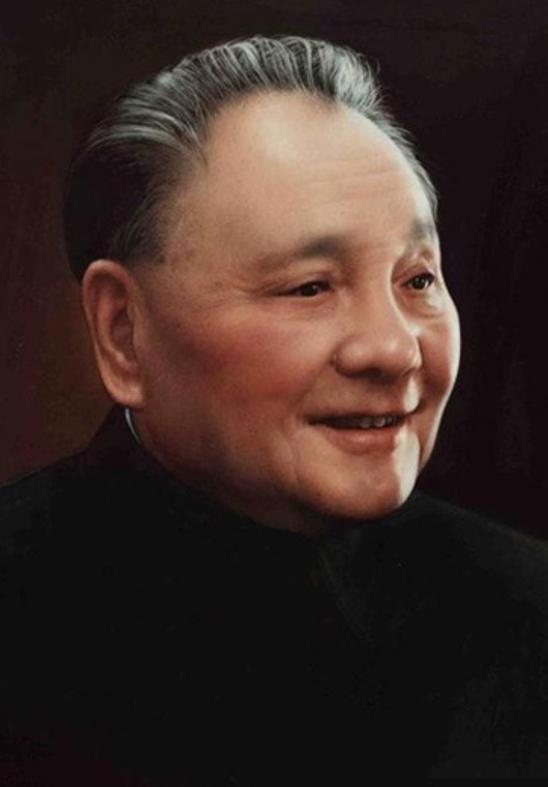 80年记者问邓小平：天安门毛主席像是否永远保留？邓小平如何作答