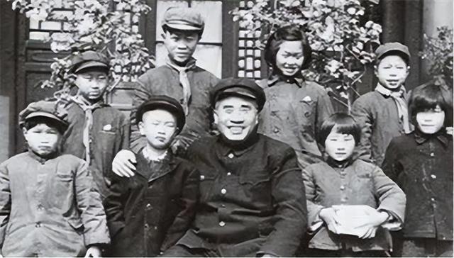 74年，朱德得知唯一儿子去世，哽咽说：你们开始不告诉我，这不对