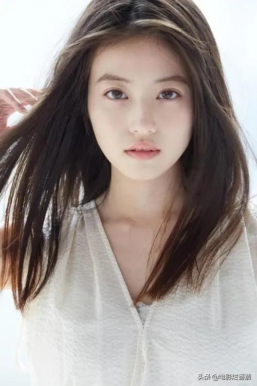 却拥有超高的人气,这位名叫今田美樱的top10的长相就非常符合日本人的