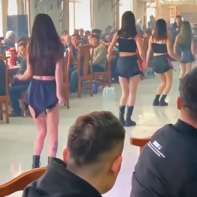 「新华社」唠嗑跳舞(新人直播跳舞唱歌唠嗑)