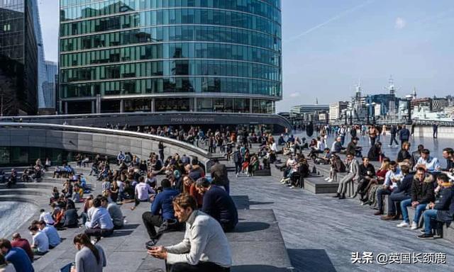 欧洲疫情回升，英国日增超10万！英国新冠首次封锁两周年