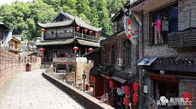 遊鳳凰，我仿佛穿越了曆史，看到了那個時代，看到了那個時代的人