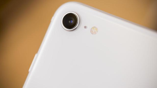 iPhone SE2 与 iPhone 13 mini 详细对比：优缺点一目了然