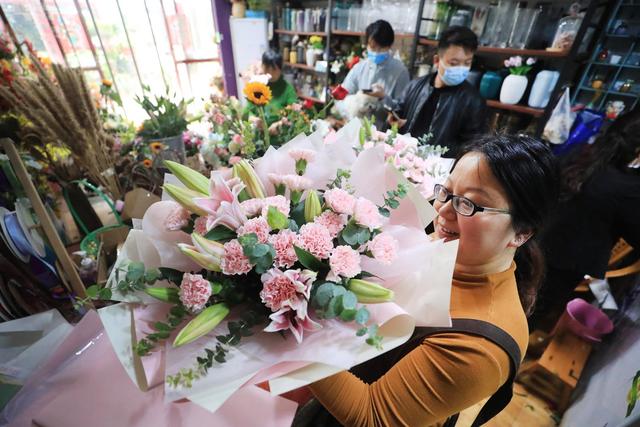 开封花卉市场批发市场在哪 河南开封：鲜花送母亲
