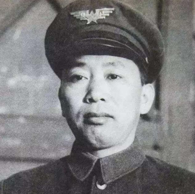 1955年授衔，林彪对刘亚楼的军衔感到不满，为他出头建议授予大将