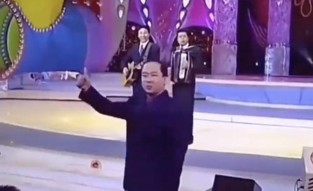 男足口水战升级，巩汉林董路冯潇霆唇枪舌剑，李佳航黄锐踊跃发言