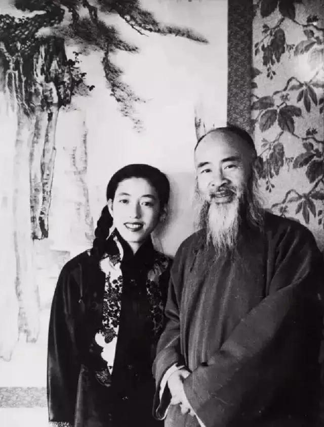 15岁嫁给张大千，相伴25年为他生下8个孩子，40岁为何坚决离婚？