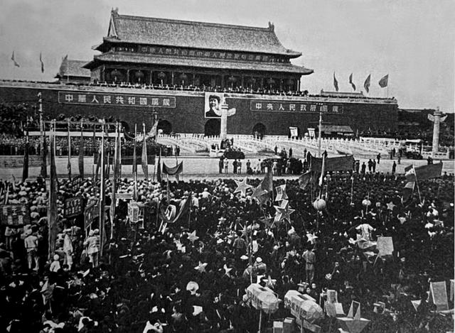 1951年三反运动，毛泽青被当作贪污犯，被逼无奈说：我是主席堂弟