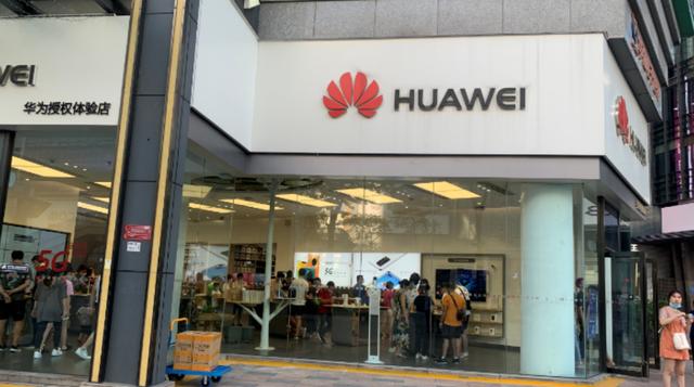 为什么手机店一周卖不了5部手机，却依然活得很滋润？靠什么挣钱