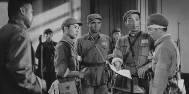 1959年伟人吃完饭出来，看到等候自己的李银桥：你是干什么的