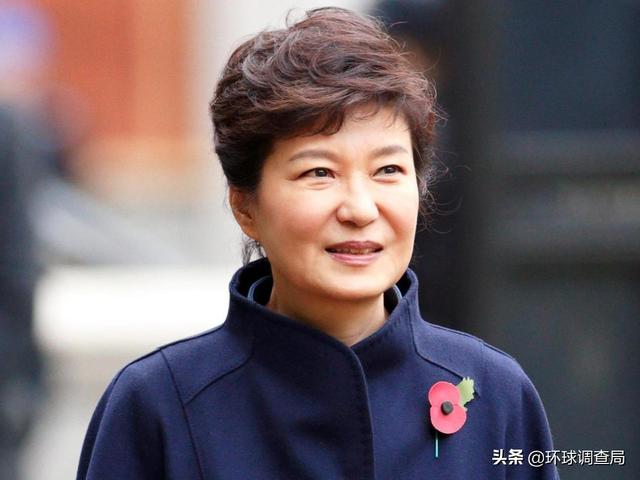 朴槿惠等来一个好消息，李明博或被“特赦”，文在寅面临两难抉择