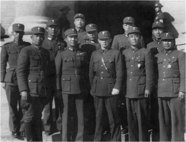国军“好色将军”活103岁，曾三次死里逃生，生下一子成知名影星