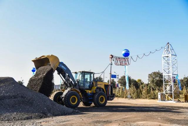 用技术创造无限！徐工逐鹿工程机械纯电新蓝海