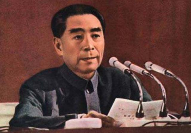 1950年，一摆摊大爷受重用，纳闷：我从没见过毛主席，他怎知道我