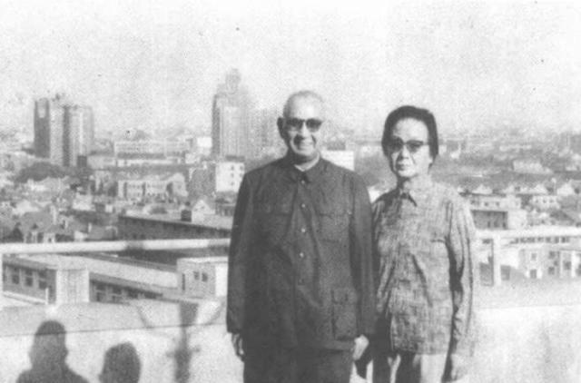 1982年，开国上将杨勇咳嗽不止，医生一摸腹部：肝怎么掉下来了？