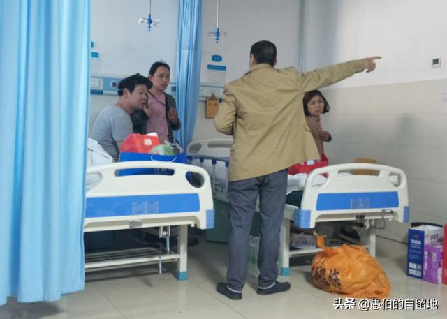 无儿无女的二大伯，待我恩重如山，葬礼上我主动为他“摔盆”