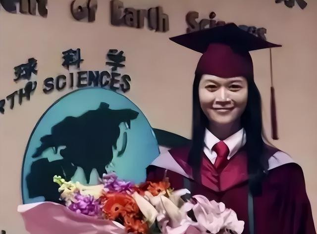 中山大学女博士韦慧晓，放弃年薪百万的职位，成为海军首位女舰长