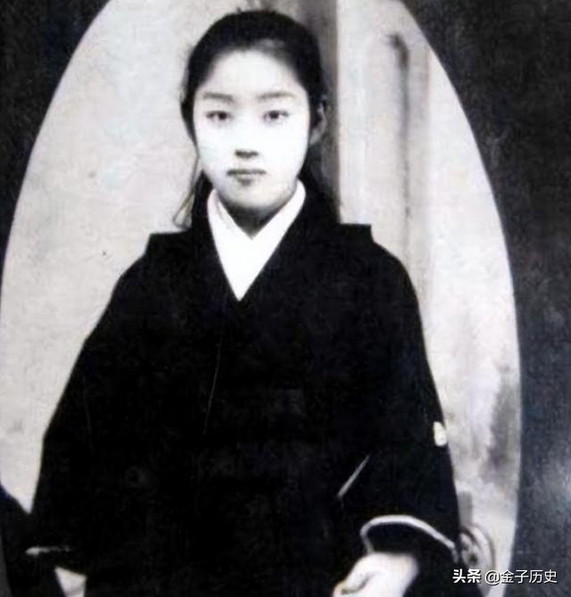 日本女护士嫁中国将军64年，生下歌唱家女儿，女婿更是家喻户晓