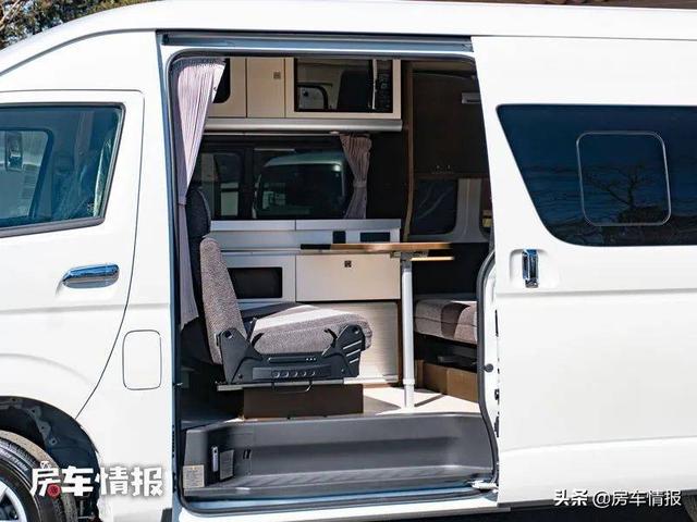 新款丰田海狮房车，6座设计能拉全家人，2米大通铺睡觉不顶头