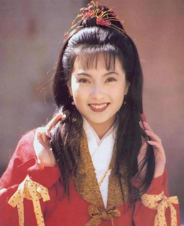 2,傅明宪:郭芙在《神雕侠侣》中,小龙女总给人一种仙气飘飘的感觉,冷