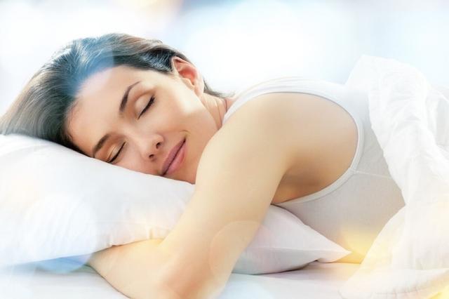 女人不想长皱纹，3种食物别贪吃，管住嘴就是赢