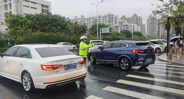 暴雨黄色预警信号生效！降雨+降温还会持续！明天珠海这些路或堵成这样！