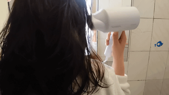 负离子加持，速干不伤发，给你不一样的吹发体验