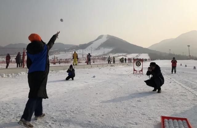 滑雪团建方案