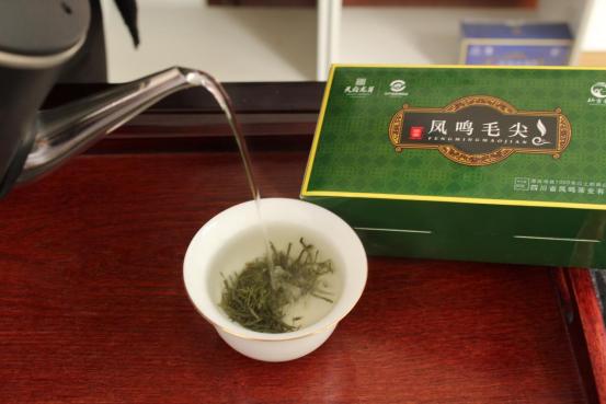 绿茶放了10年还能喝吗？绿茶的最佳饮用期，到底是多长时间？