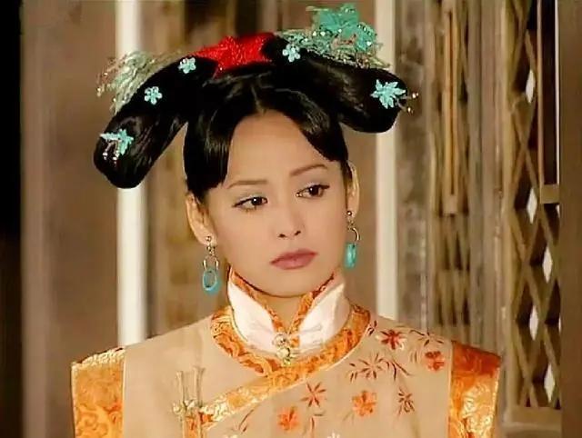 大清灭亡后，格格们都嫁给了谁？这几个大明星其实是皇室子孙