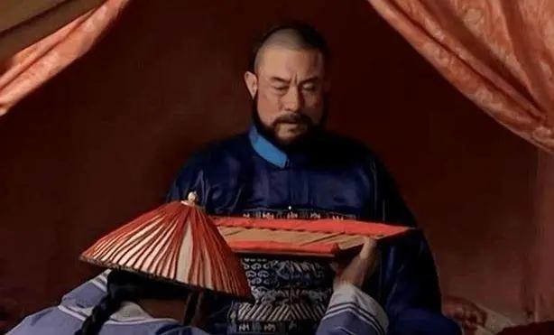 清朝12帝中，为何康熙被认为是最突出的？毛泽东：康熙有三大贡献