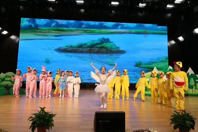 西安高新区第三十一小学：诵经典睿智 吟诗书气华