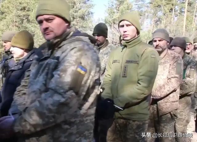 马里乌波尔血战接近尾声，俄军巨炮加入战场，乌军放下武器投降